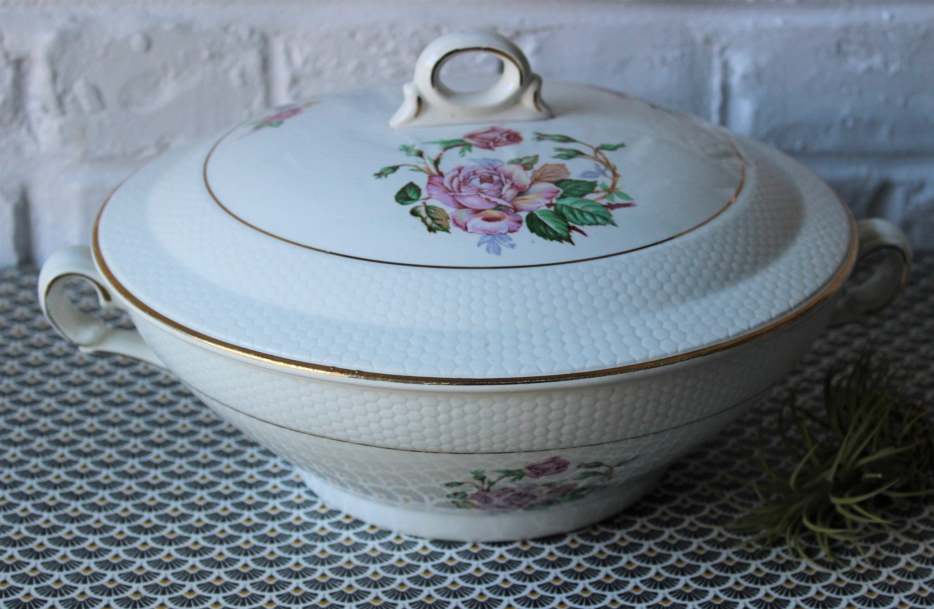 Soupière Vintage Française Estampillée L'amandinoise, Porcelaine Vintage, Légumier en Porcelaine