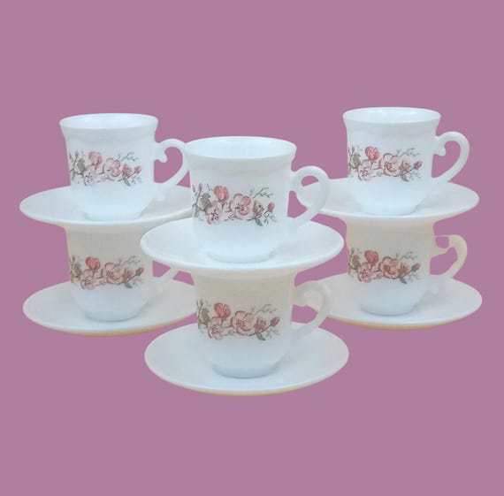 6 CUPS and SAUCERS in ARCOPAL 1970 milk glass, "Florentine" pattern, vintage, opaline