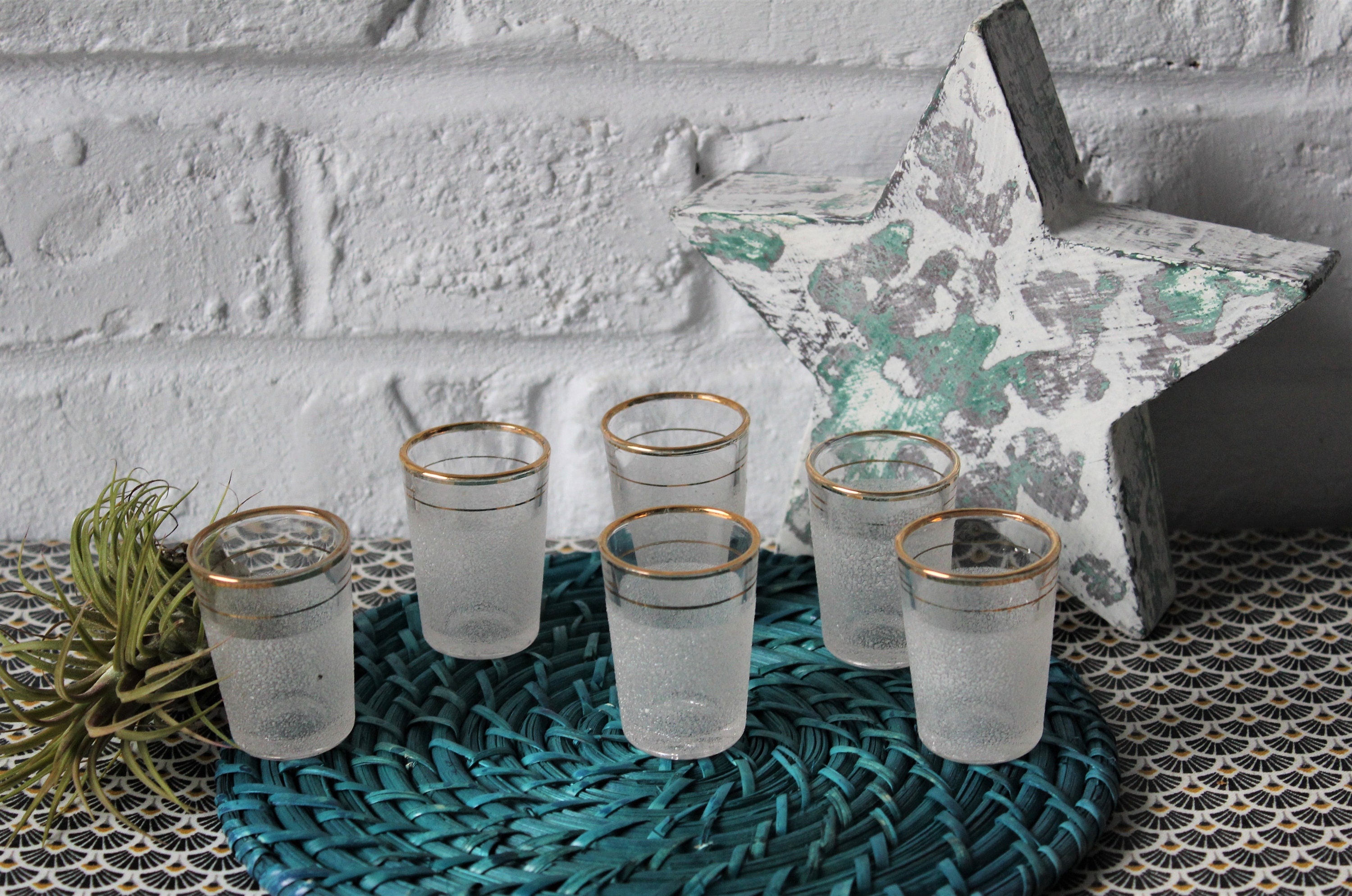 6 Petits Verres à Liqueur Anciens Verre Sablé Blanc, Vintage, Français, Shot Granité et Doré, Années