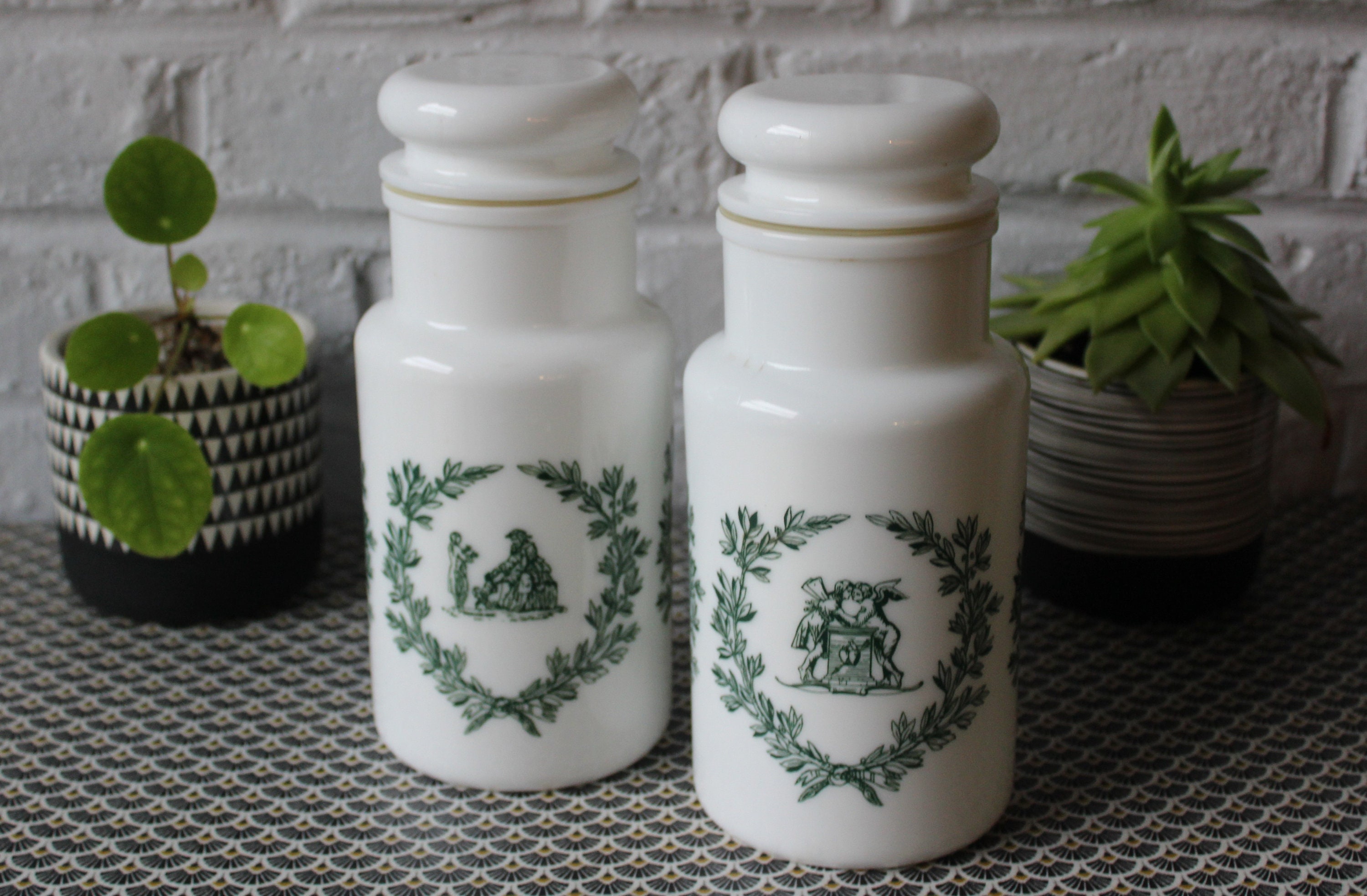 Lot 2 Pots Apothicaire en Verre Blanc, Pot Opaline Français Vintage