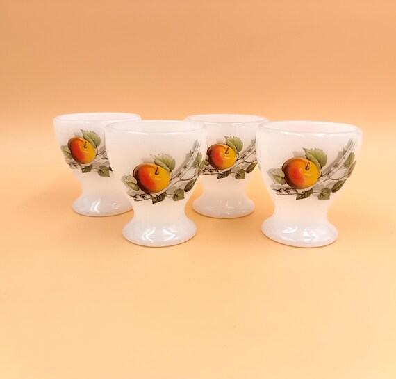 4 EGG CUPS Old French VINTAGE opaline milk glass ARCOPAL 1960