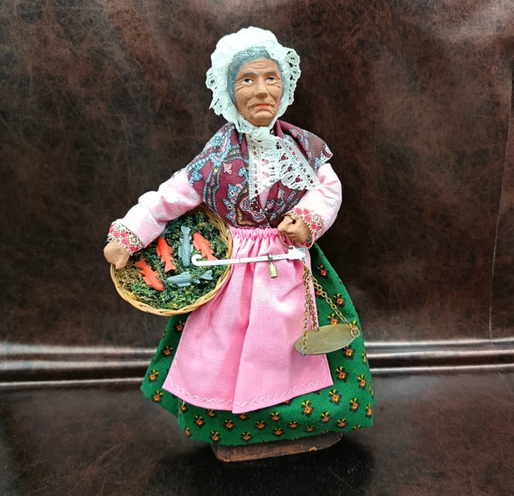 SANTON French fish seller woman in Provençal fabric, Figurine Made In France