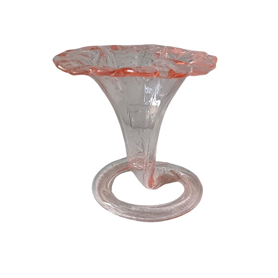 Pretty trumpet VASE, in blown pink glass