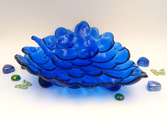 CUP in cobalt blue glass, empty-pocket, vintage fruit cup France