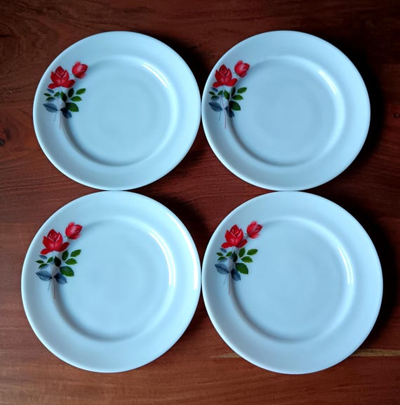 4 Pyrex opaline dessert plates with a red rose pattern