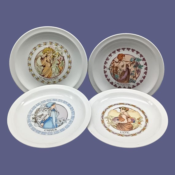 4 porcelain wall plates with vintage 4 seasons motif