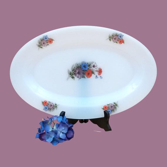 Arcopal Oval Dish in Opaline with Morning Glory Pattern, 1960s, Arcopal Kitchen