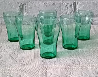 7 or 8 glasses, 20 cl, retro emerald green glass, France, vintage glasses 1970