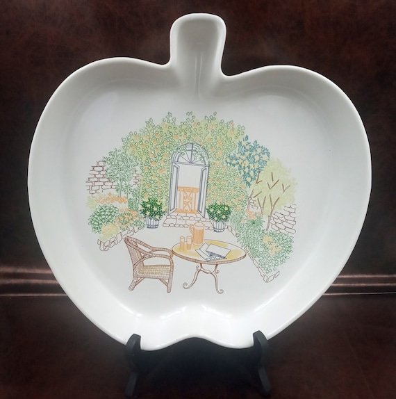 Charming vintage ceramic apple-shaped tart dish, REVOL France Limoges porcelain