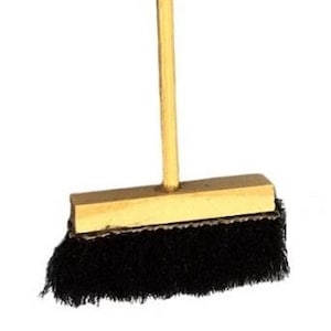 Dolls House Broom Yard Brush Push Sweeping Kitchen Cleaning Garden Accessory 1:12