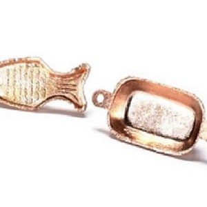 Dolls House Miniature Kitchen Accessory Copper Pan Hanging Fish Dish Cake Moulds