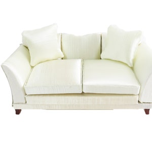 Dolls House Classic Cream Sofa &amp; Cushions Miniature 1:12 Living Room Furniture