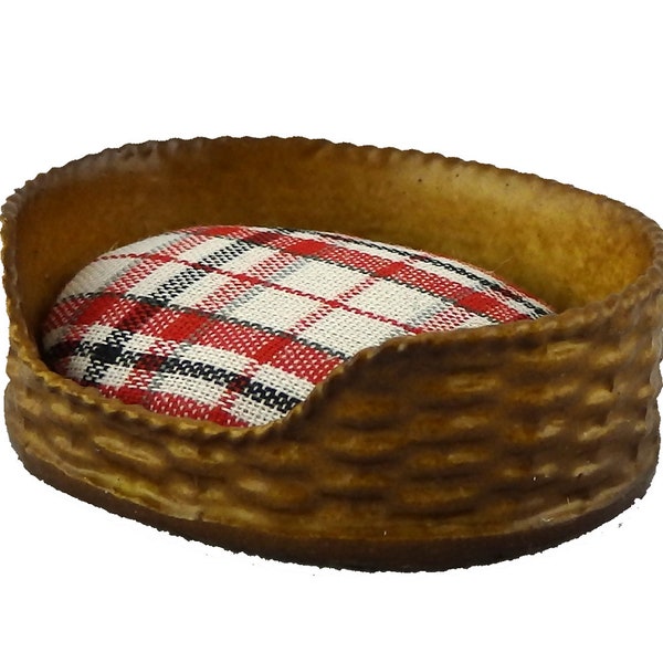 Dolls House Dog Cat Bed Basket Red Check Cushion Miniature Pet Accessory