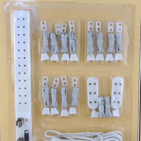 Dolls House Lighting Socket Power Strip Lighting Kit 15 Piece Wiring Set