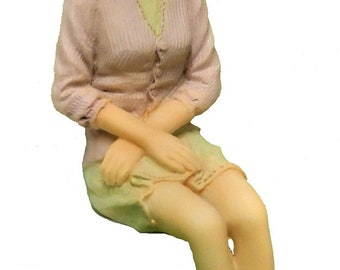 Dolls House Modern Sitting Woman Pink Cardi 1:12 People Resin Figure