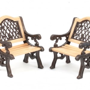 Maison de poupée 2 chaises de jardin en fonte et en bois, meubles de jardin miniatures