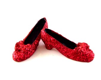 Dolls House Miniature Bedroom Clothing Accessory Ruby Slippers Red Glitter Shoes