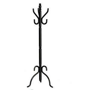 Peut inclure: Un porte-manteau en métal noir avec un sommet décoratif et une base à trois pieds. Le porte-manteau a six crochets pour accrocher des manteaux, des chapeaux ou d'autres articles.
