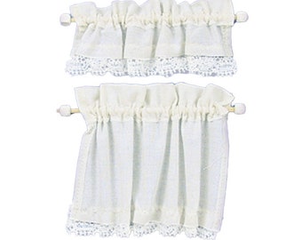 Melody Jane Puppenhaus Vorhang + Querbehang – 1:12, Creme, Mit Schienen, Fensterzubehör, 80 Mm Breite Melody Jane Puppenhaus Vorhang + Querbehang – 1:12, Creme, Mit Schienen, Fensterzubehör, 80 Mm Breite