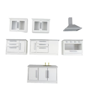 Casa de muñecas Juego de muebles de cocina empotrados plateados y blancos Unidades y electrodomésticos modernos