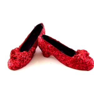 Dolls House Miniature Bedroom Clothing Accessory Ruby Slippers Red Glitter Shoes
