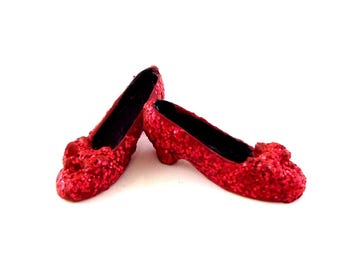 Dolls House Miniature Bedroom Clothing Accessory Ruby Slippers Red Glitter Shoes