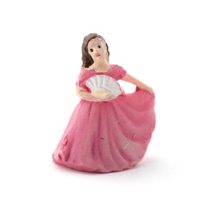 Accesorio de adorno en miniatura para casa de muñecas Lady in Pink Gown