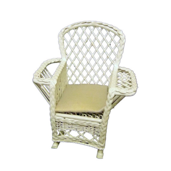 Melody Jane Puppenhaus Schaukelstuhl Rocker – 1:12 Miniatur-Möbel Mit Zeitschriftenhalter Melody Jane Puppenhaus Schaukelstuhl Rocker – 1:12 Miniatur-Möbel Mit Zeitschriftenhalter