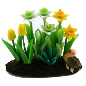 Dolls House Daffodils Tulips Flowers in Ground Grass Miniature Garden Accessory