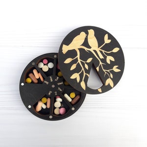 Bird Decor Wooden Pill Box: 7-Day Weekly Organizer, Engraved pill holder, Handmade pills case