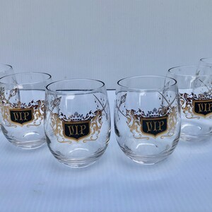 Vintage Bar Gläser, 6 VIP Stemless Weingläser, MCM Barock Style Black & 22K Gold Cocktailgläser, "Very Wichtig Person" Trinkset