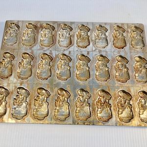 Antique Chocolate Candy Easter Bunny Mold for 24 Bunnies, Cast Iron Rabbits with Baskets Mold, Vintage Easter, Easter Decor, Collectible