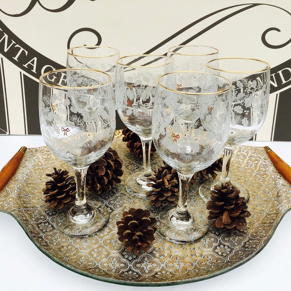 Vintage, Libbey, Holiday, Wine Goblets, Set of 6, Clear Wine Glasses with Etched, Frosted Holly, Berries and Pine Pattern, Gold Bows, Rims
