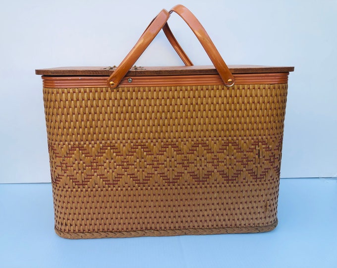 Vintage, Redmon Picnic Basket & Snack Table, Stamped Redmon, Peru Ind., Classic Redmon, Diamond