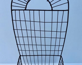 Cesta de pared/jardín vintage de alambre grueso, con forma de enrejado, almacenamiento rústico de pared, cesta decorativa de metal estilo granja, soporte para plantas, decoración de pared