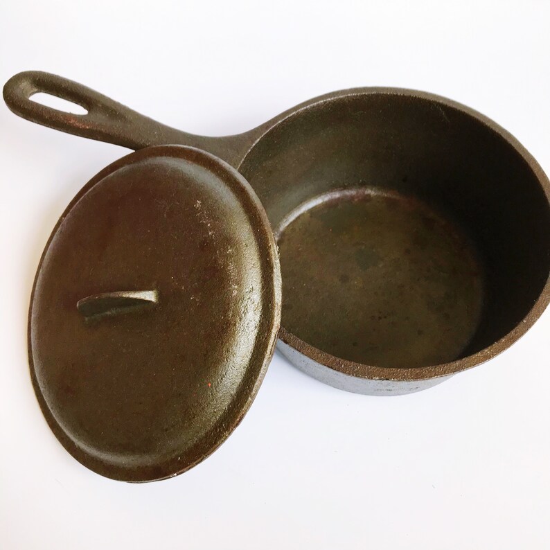 VINTAGE 1950s cast iron sauce pan with lid Etsy