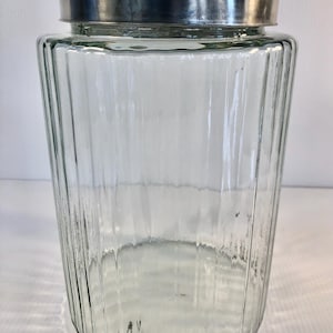 vintage, très grand, verre nervuré, bocal de rangement avec couvercle en aluminium, bocal de mission Hoosier Cabinet, bocal à cornichons, bocal d&#39;apothicaire/présentoir