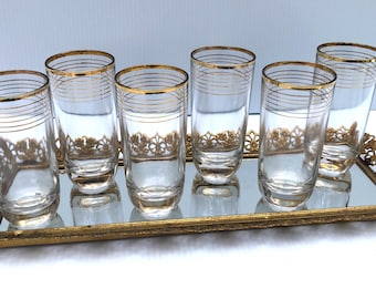 Copas de cóctel vintage de oro de 22 quilates con rayas y bandeja rectangular, década de 1950, juego de 7 piezas.