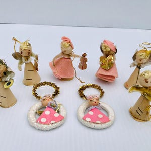 Juego de 8 adornos de ángeles vintage, algodón hilado, fieltro rosa flocado y ángulos musicales de cartón, Japón, ángeles reciclados hechos con limpiapipas, raro