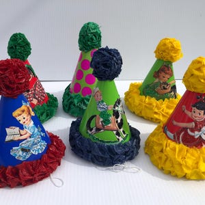 Vintage Partyhüte, handgemachte bunte Partyhüte mit entzückenden Vintage Grafiken von Kindern, Baby-/Kindergeburtstag Partyhüte, Vintage Thema