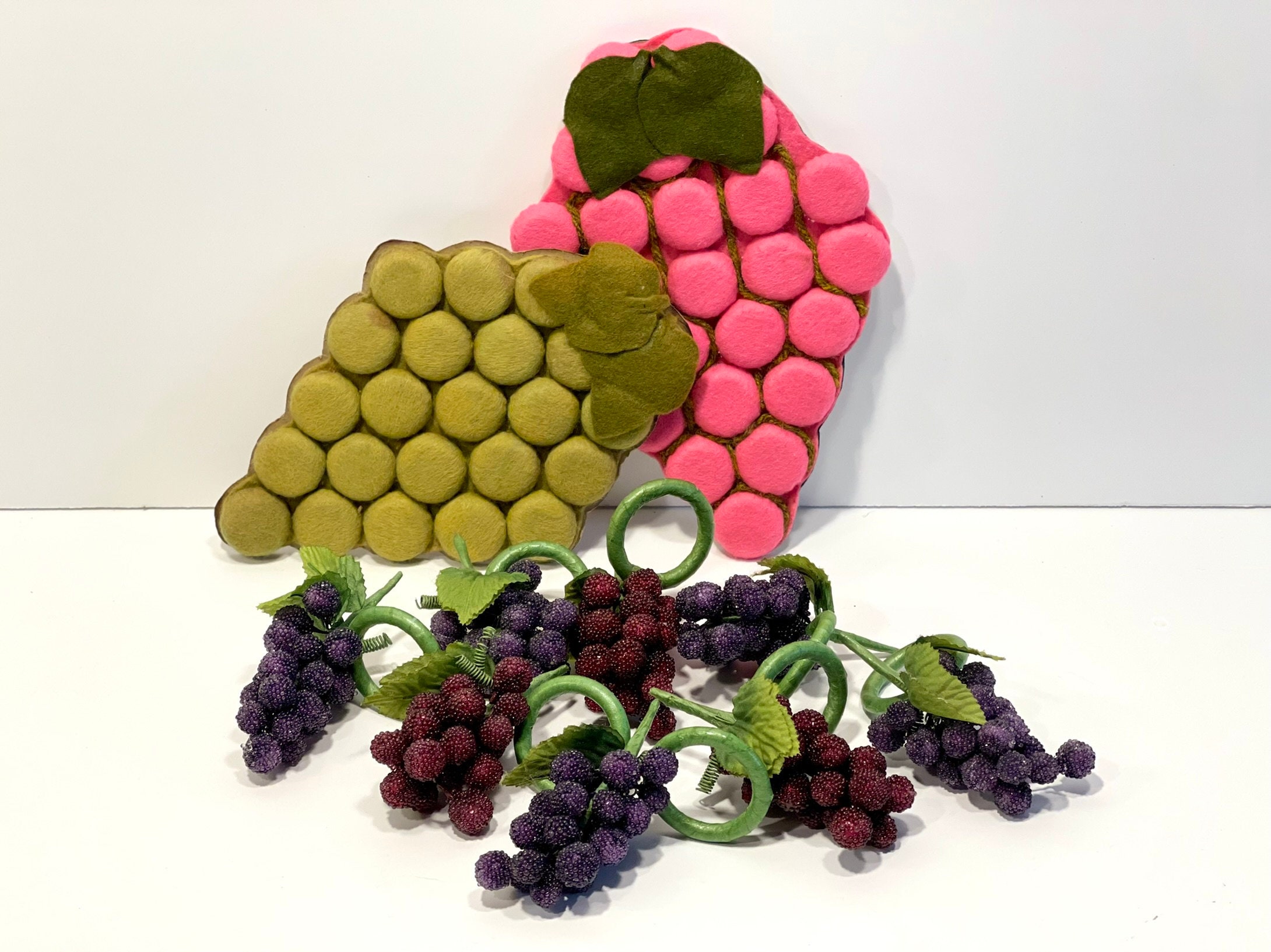 Vintage 1970s 10Piece Set 2 Felt Covered Bottlecap Grape Hot Pads 8 Beaded Cluster Grape Napkin Rings Handcrafted