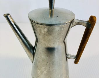 Tetera vintage de peltre de mediados de siglo, estilo danés moderno para café y té, con mango de madera.