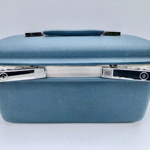 Vintage Samsonite Train Case, Bluish Gray, Hard Shell Samsonite Saturn Beauty Case with Organizer Tray, Retro Luggage/Carry On Make Up Case