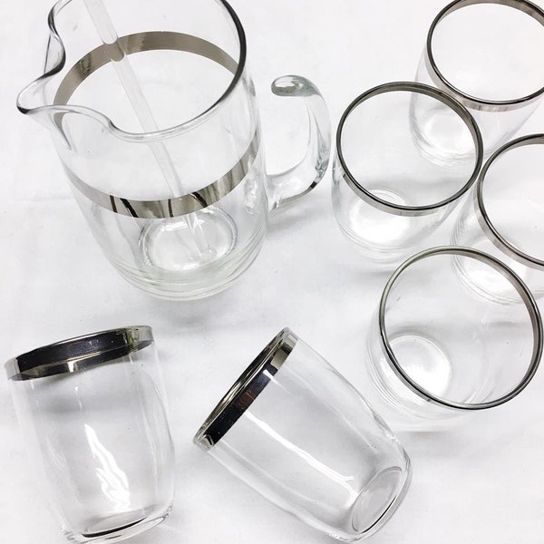 VINTAGE | Dorothy Thorpe silver trim 8-piece cocktail set with pitcher, glasses & stirrer