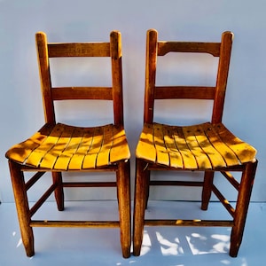 Childs vintage wood chair - Etsy 日本 Childs vintage wood chair - Etsy 日本