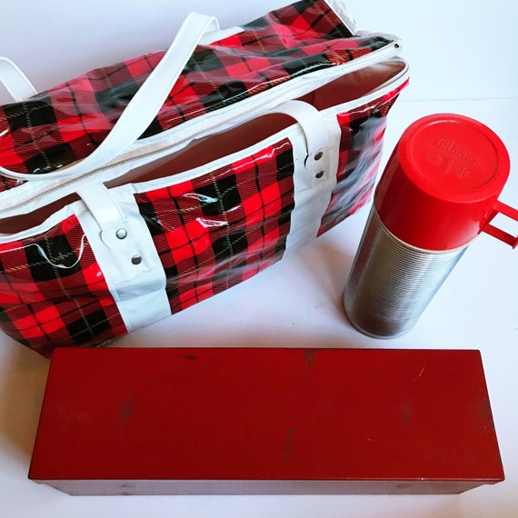 VINTAGE Shiny Vinyl Tartan Picnic Bag With Thermos & Lunch 