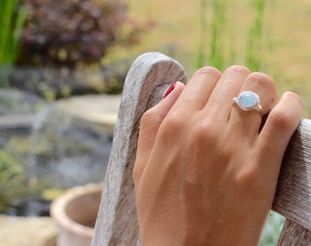 Handgemaakte aquamarijnring: sterlingzilveren draadgewikkelde kraal