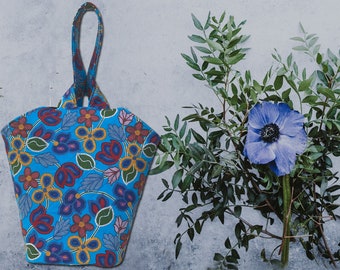 Center Loop Diamond Handbag, Quilted Blue Floral Tote Bag