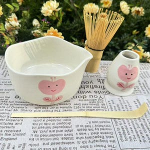 Cute pink heart-shaped flower ceramic matcha bowl set, Handmade matcha bowl set, 500ml matcha set, Customizable matcha bowl set