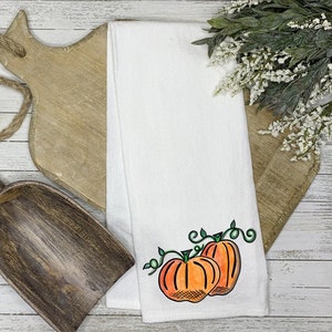 Pumpkin Fall Kitchen Towel, Autumn Dish Towel, Autumn Tea Towel, Autumn Decor, Farmhouse Decor, Kitchen Towel, Fall Decor, Pumpkin Decor